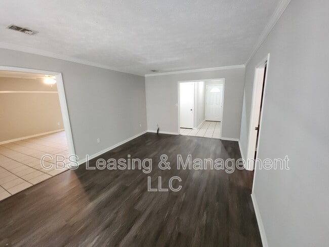 Building Photo - 5005 Hearthstone Dr