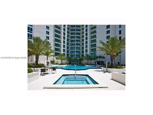Building Photo - 300 S Biscayne Blvd