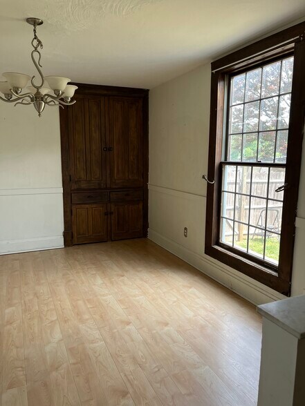 Building Photo - 1006 N 4th St