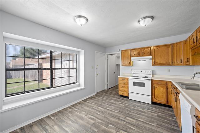 Building Photo - 465 Rainier St
