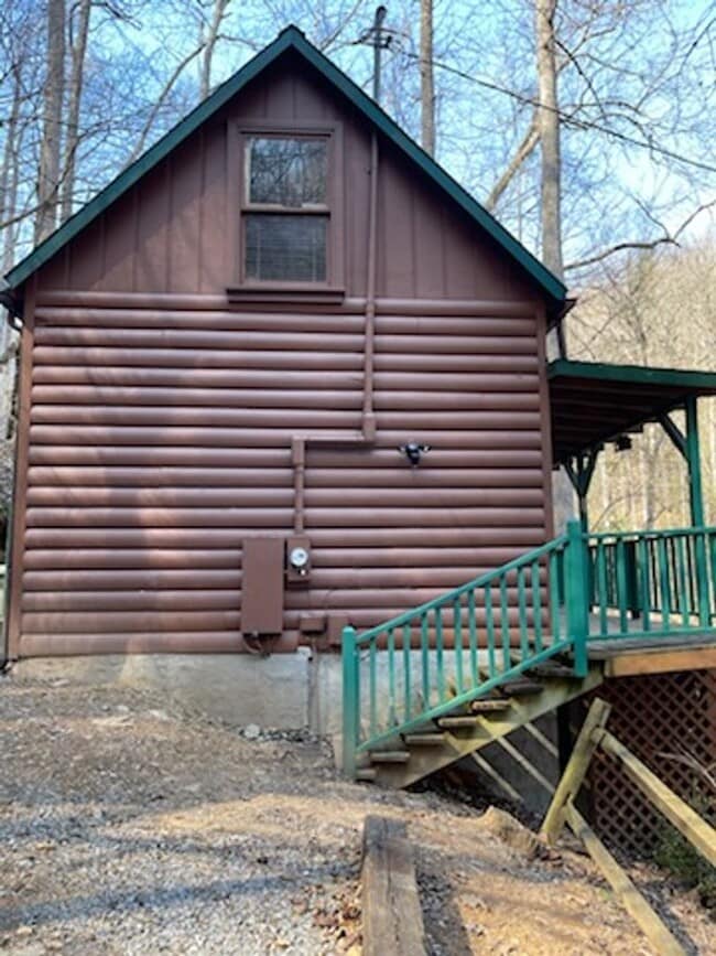 Building Photo - Seclusion!! But close to several surrounding counties!!