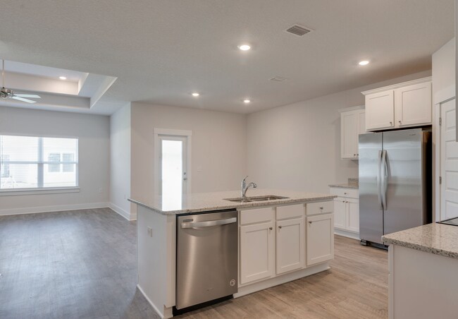 Building Photo - Beautiful 4-Bedroom Home - Arbor Place