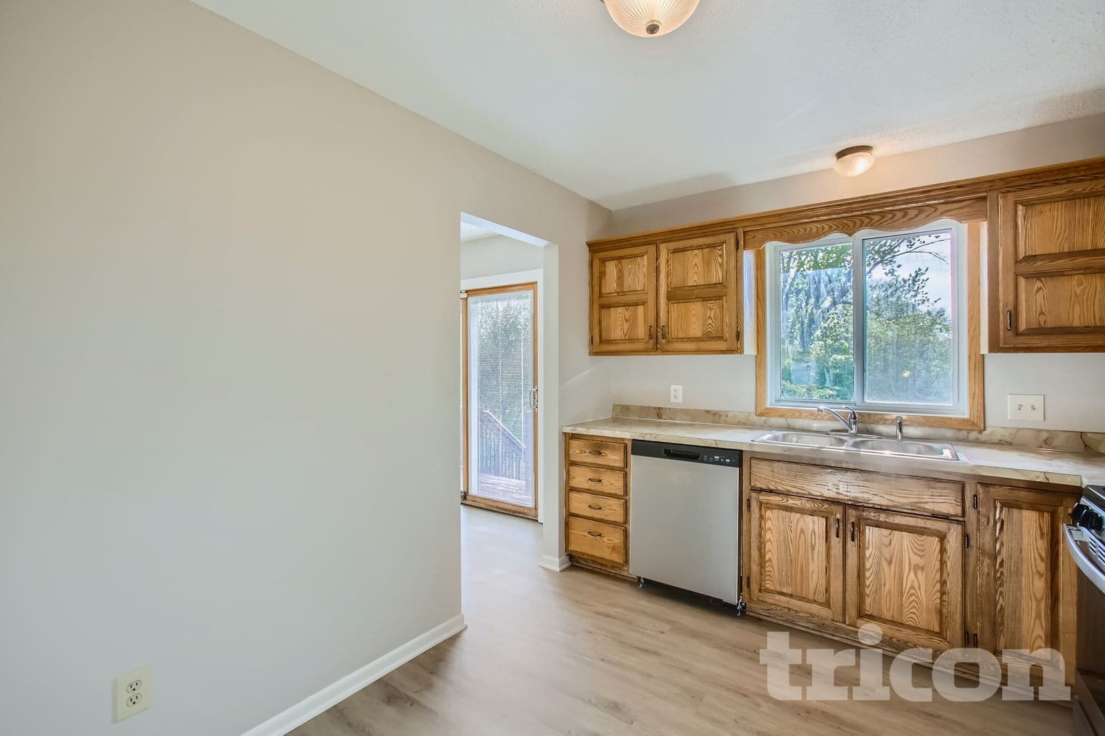 Building Photo - 8301 Thomas Ave N