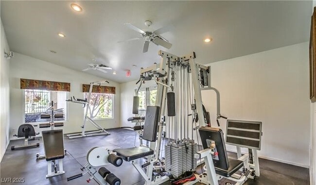 Building Photo - 1633 Cave Spring Dr