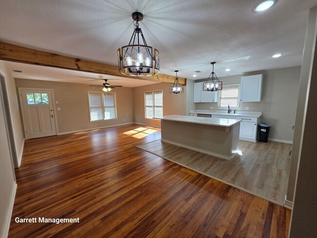 Building Photo - 3/2 Remodeled Home in Lampasas