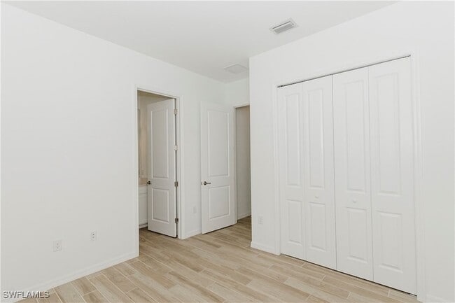 Building Photo - 5947 Sunningdale St