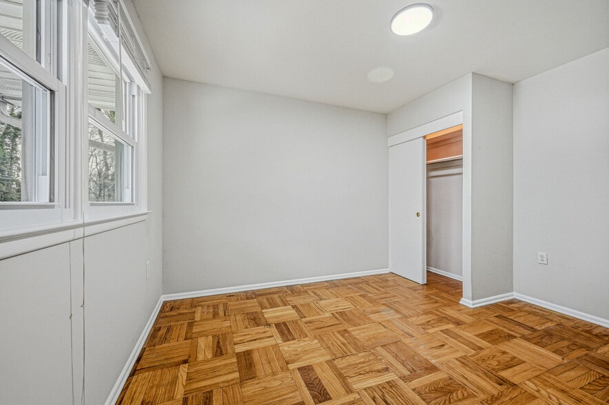 Building Photo - 1513 Fresno Rd