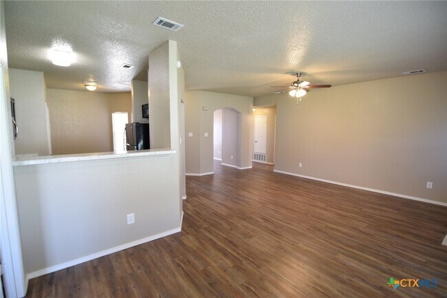 Building Photo - 4201 Bluestem Ln
