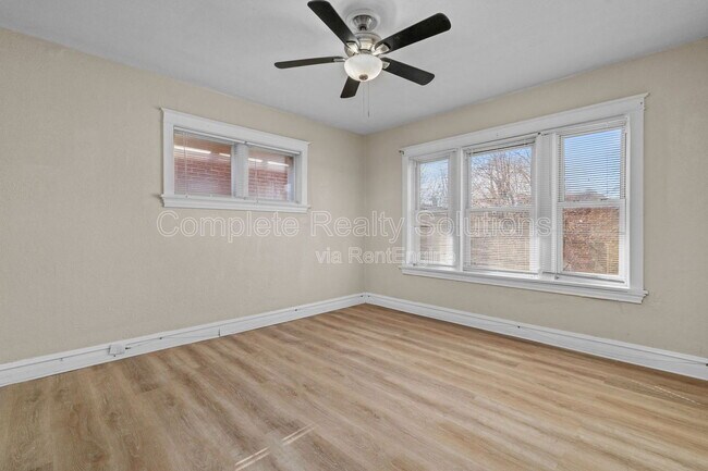 Building Photo - 4102 California Ave