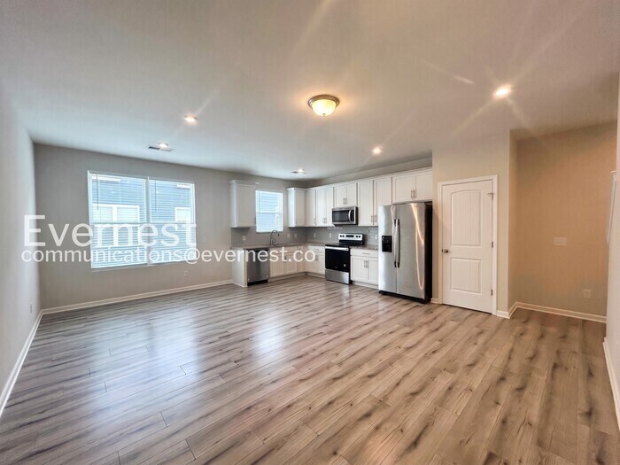 Building Photo - 2760 Sparrowgap Trl