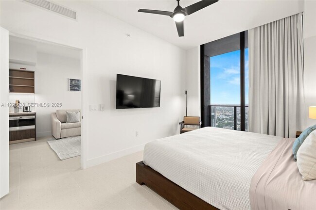 Building Photo - 159 NE 6th St