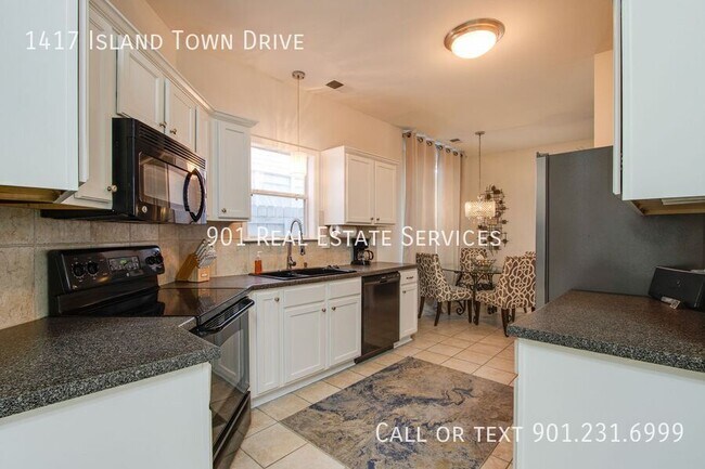 Building Photo - 1417 Island Town Dr