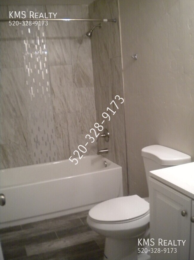 Building Photo - 2321 S Layton Pl