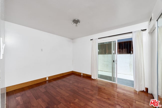 Building Photo - 1141 Cabrillo Ave