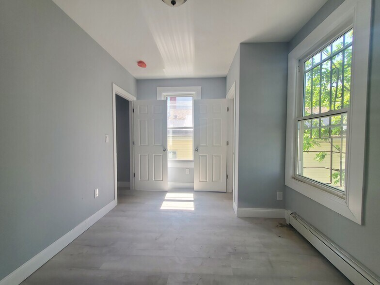 Building Photo - 87 Dwight St