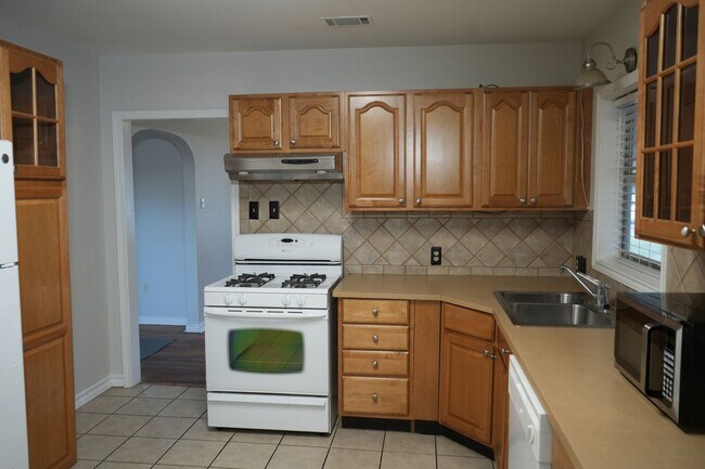 Building Photo - 2314 29th St