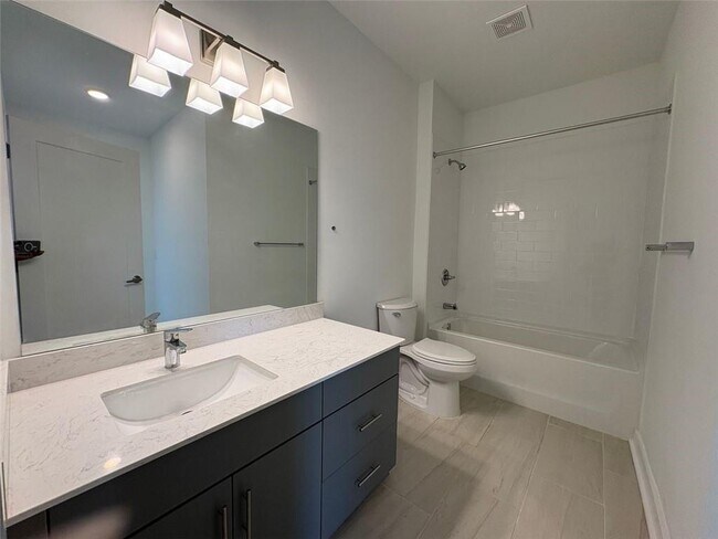 Building Photo - 525 Parkway Dr
