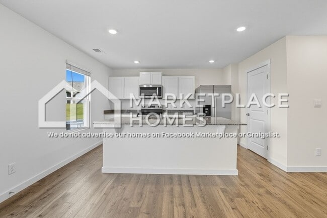 Building Photo - 4151 Hines Ln NE