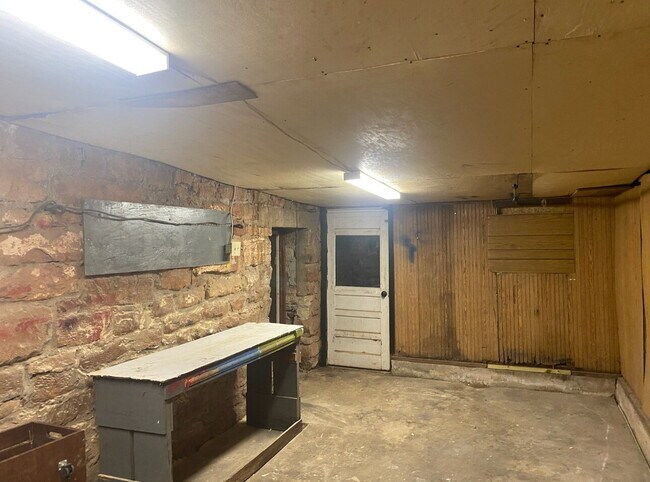 Building Photo - 1 Bedroom with Garage in Perry!