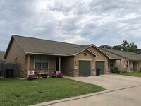 Building Photo - 21421 E Wallis Dr