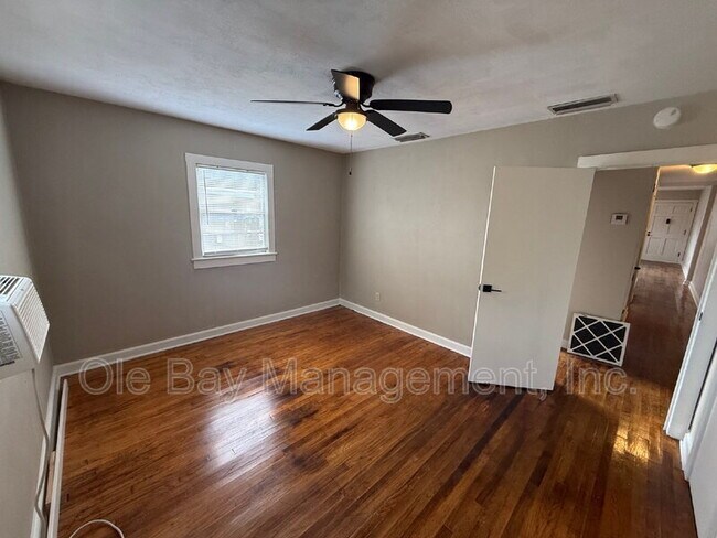 Building Photo - 904 Palmetto St