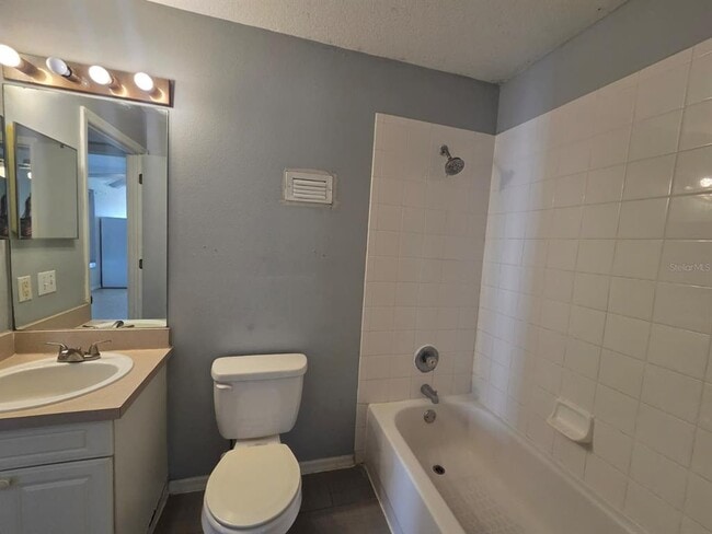 Building Photo - 609 Caribbean Dr