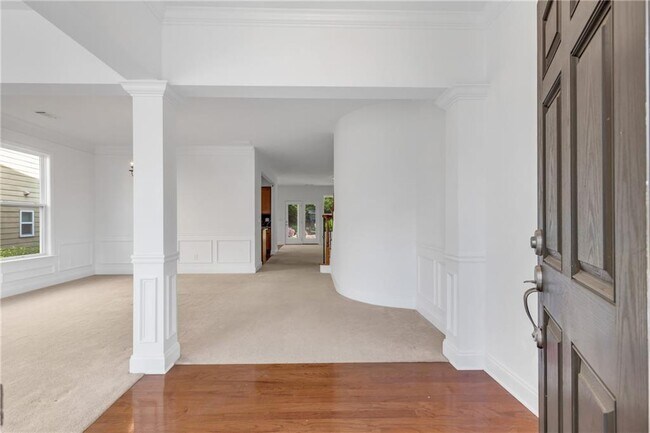 Building Photo - 5480 Beaver Ridge Dr
