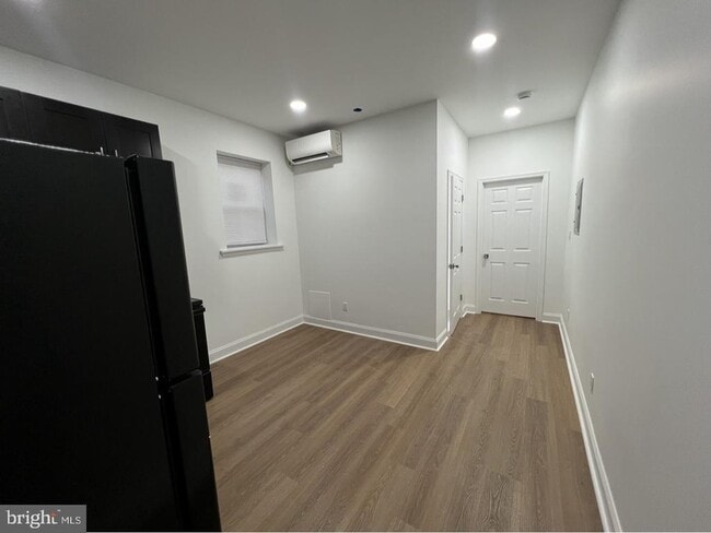 Building Photo - 2115 E Chelten Ave