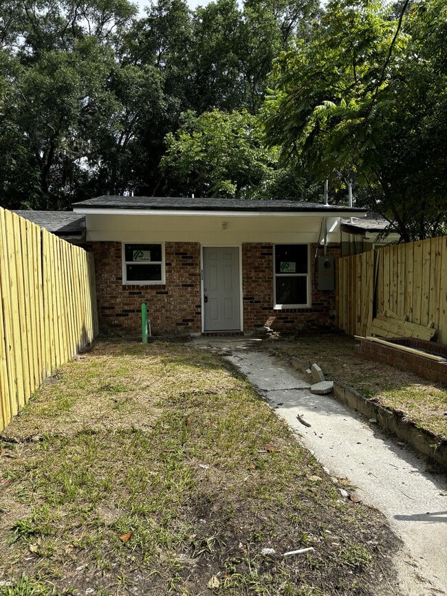 Primary Photo - 4504 Ken Knight Dr N