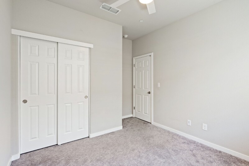 Building Photo - 1305 Swallowtail Dr