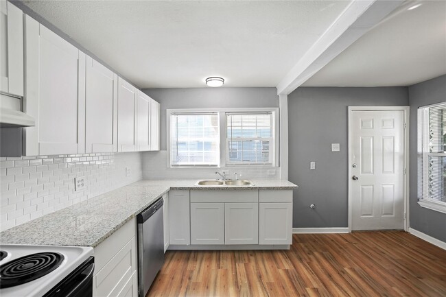 Building Photo - 1135 3rd Ave N