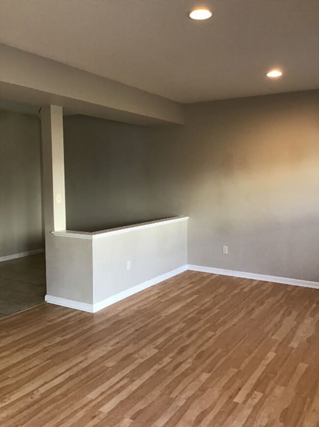 Building Photo - 228 Meriweather Dr