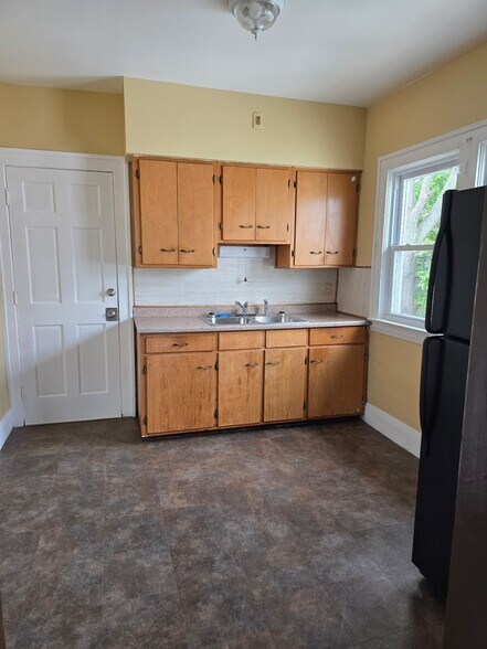 Building Photo - 4021 Gifford Ave