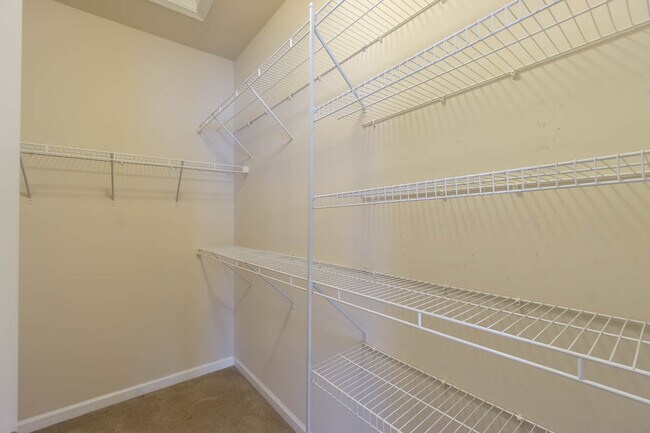 Building Photo - 2504 Hurston Ln NE