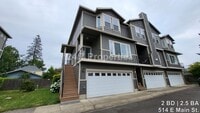 Building Photo - Spacious and Modern 3-Story Townhome - Mol...