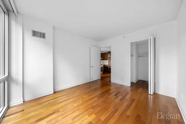 Building Photo - 39 E 29th St