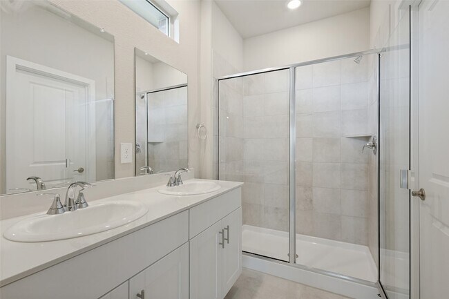 Building Photo - 6006 Alderton Dr