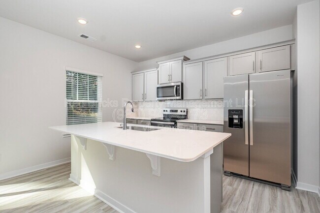 Building Photo - 142 Rustling Waters Dr