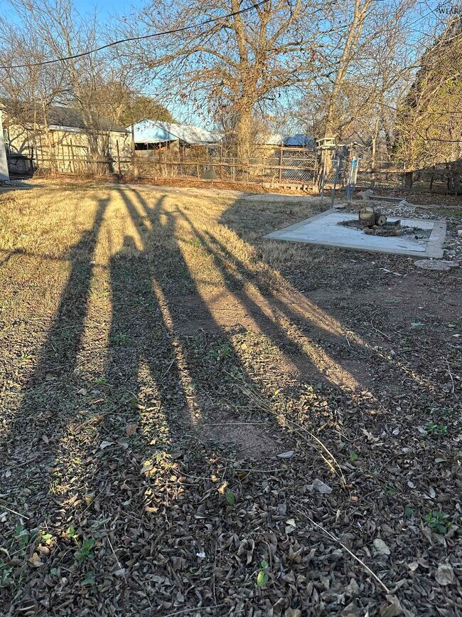 Building Photo - 1633 Orchard Ave