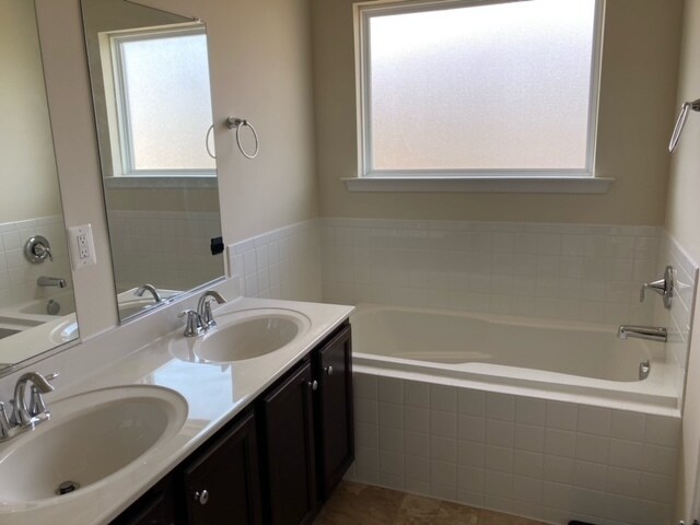 Master Bathroom - 2204 Mallard Landing Dr