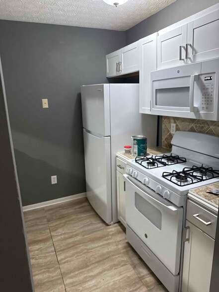 Building Photo - 6746 Axtel Dr