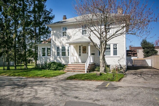 Building Photo - 17 Annandale Terrace