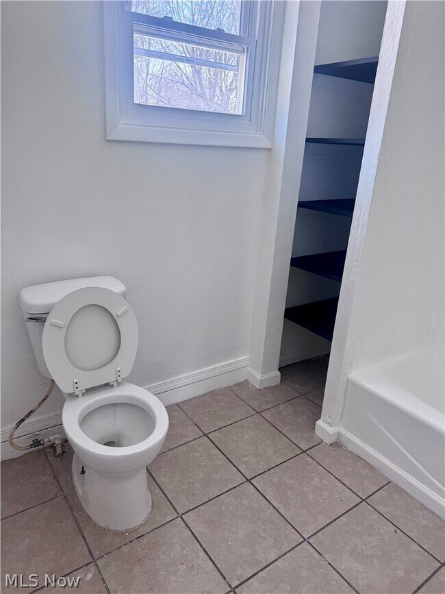 Building Photo - 6606 Charter Ave