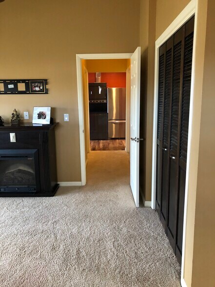 Building Photo - 310 SE Dilke St