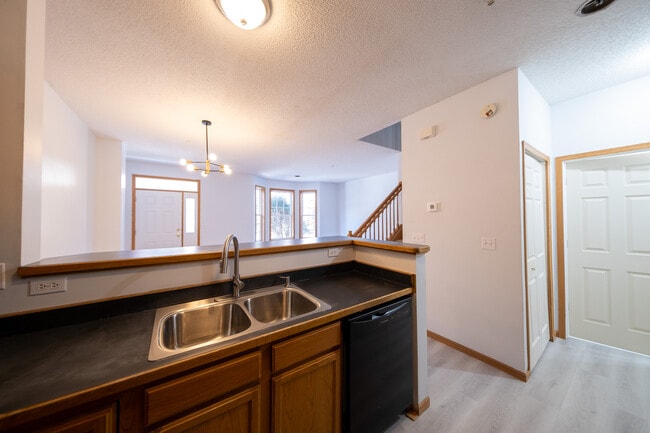 Building Photo - 15316 Founders Ln