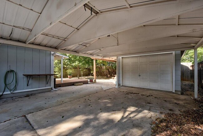 Building Photo - 5800 Chesterfield Ave