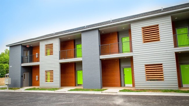 Building Photo - 1126 E Latoka St
