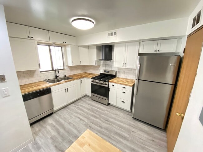 Building Photo - OSU Gateway 3 bedroom 1 1/2 bath 3 level t...