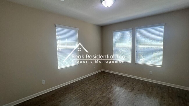 Building Photo - Updated 3bd/2.5ba Home near Cosumnes River...