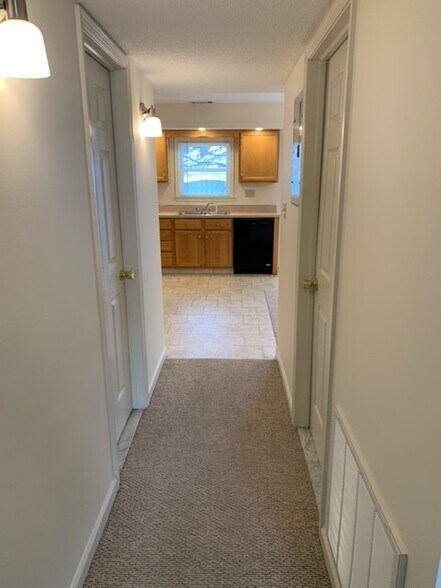 1st Floor Hallway - 5 Mruck St